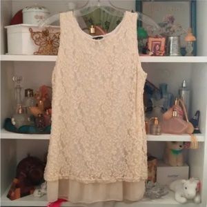 BEAUTIFUL LACEY FEMININE TOP